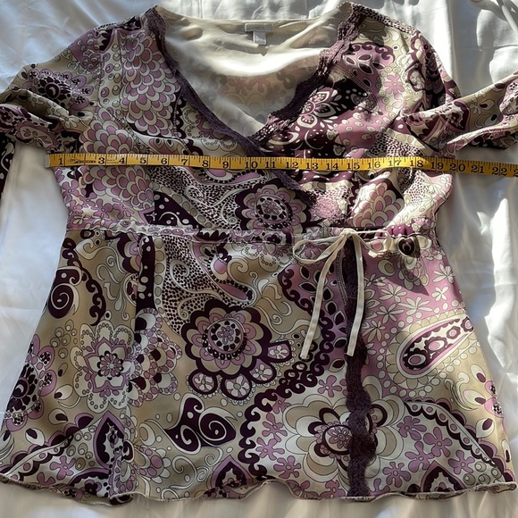 Apt.9 Career V-Neck Fully Lined Top Lace trim flared sleeves- tan & purple- L - Picture 9 of 15